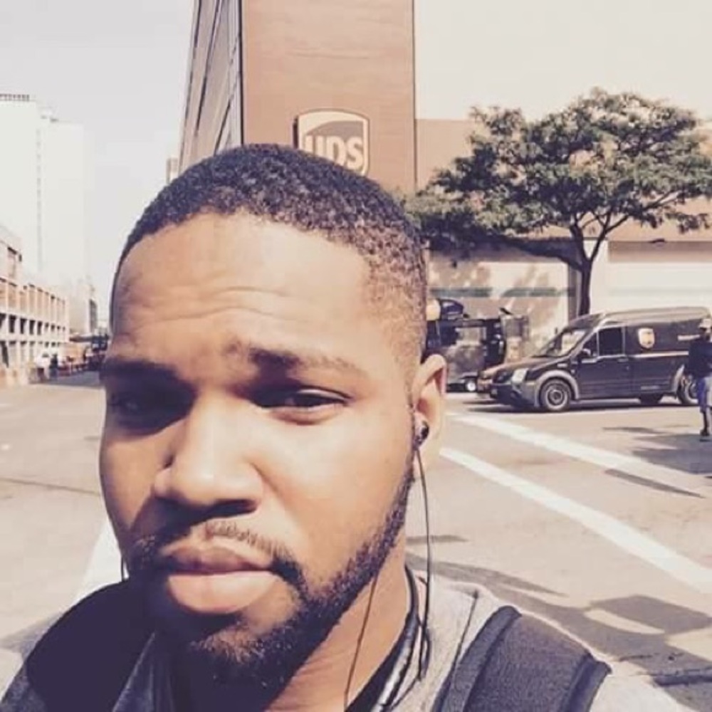 Meet your Posher, Derrick